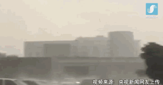 台风“天鸽”致广西暴雨：厢式货车随积水漂浮