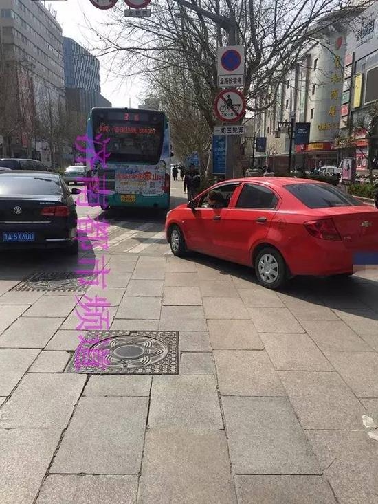 女子开车撞上公交车 结果却爱上公交车司机