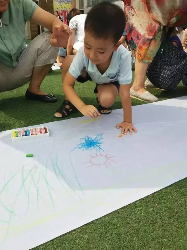 红黄蓝幼儿园开学典礼 欢乐创意汇七夕(组图)