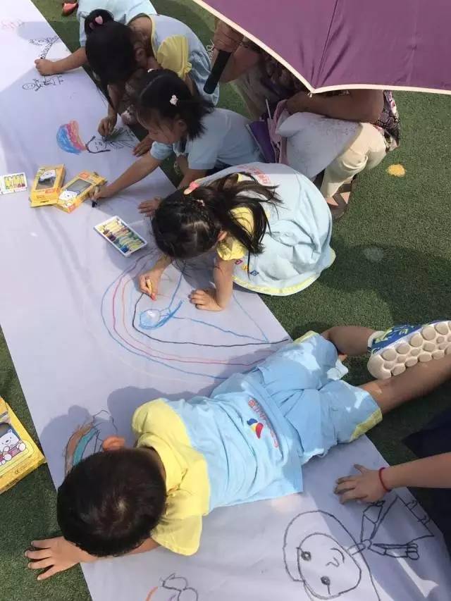 红黄蓝幼儿园开学典礼 欢乐创意汇七夕(组图)