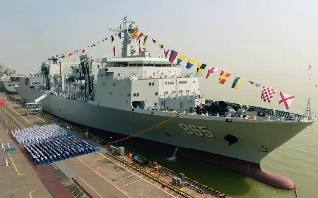 中国首艘4万吨级补给舰就位 航母编队如虎添翼