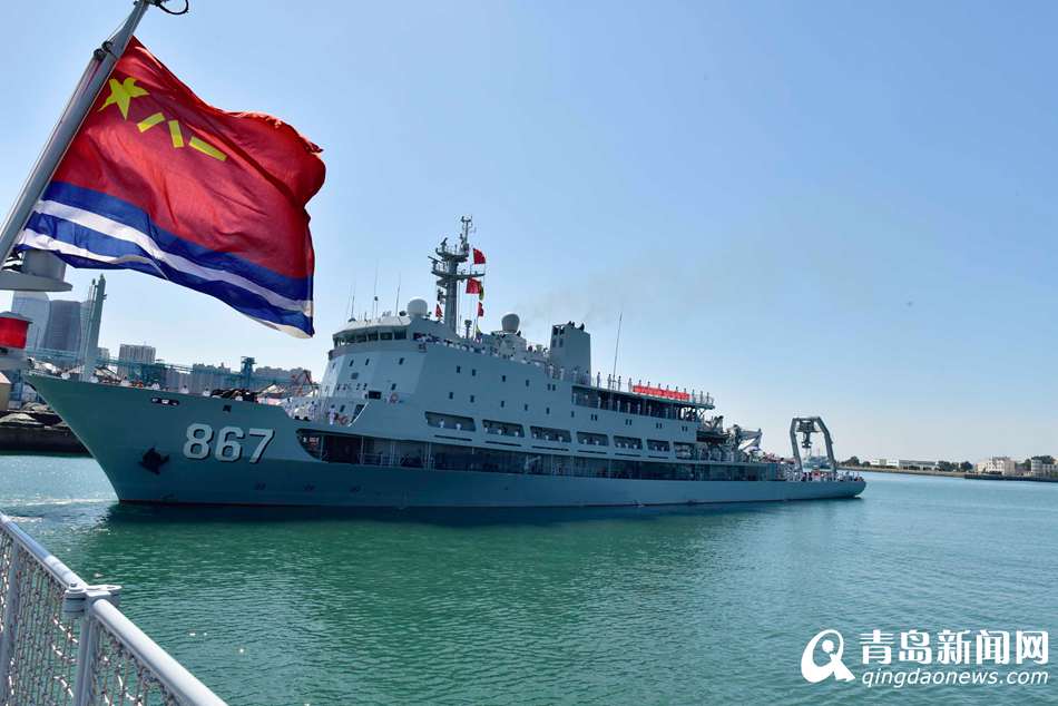 中国海军舰艇编队青岛启航 赴俄参加联合演习