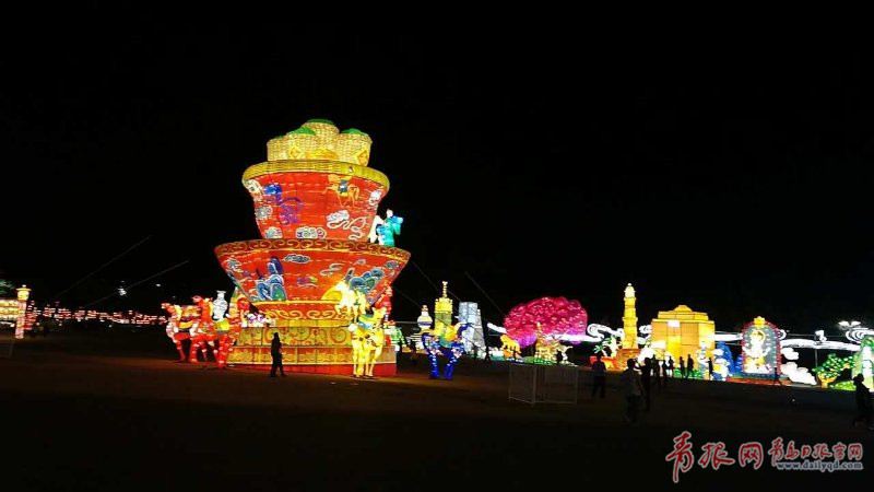 青岛赏灯节开幕：视觉盛宴越“夜”越精彩！