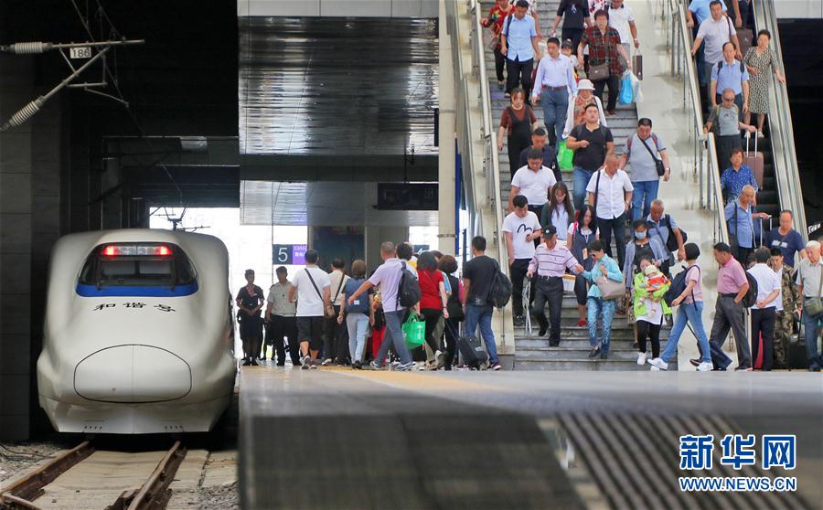 明起铁路实行新列车运行图青岛至北京增开动车