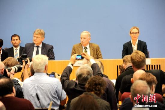 资料图：德国总理默克尔在基民盟选举集会上发言。<a target='_blank' href='中新社</a>记者彭大伟摄
