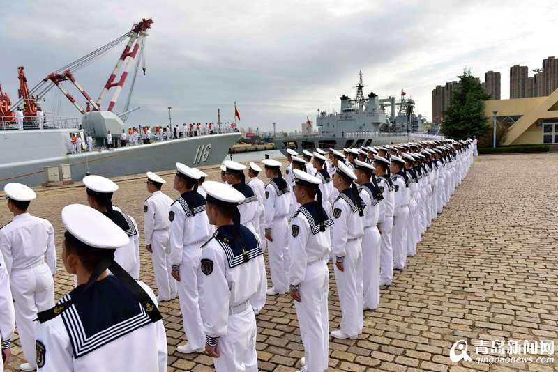 中国海军舰艇编队完成中俄联演任务 返回青岛