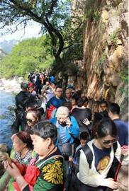 昨日青岛主要景区收入1398万元 崂山客流量井喷