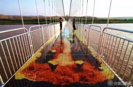 玩的就是心跳！中国首座3D玻璃桥来了(图) 