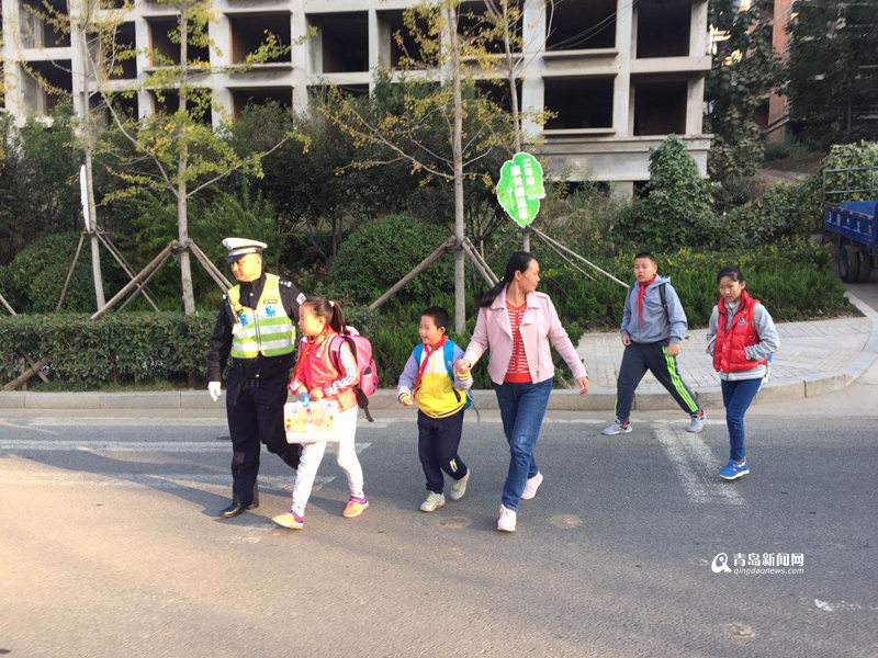 交警每天来"站岗" 广水路小学周边通畅了