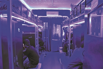 95后学生改造宿舍变“太空舱”灵感源于日常生活