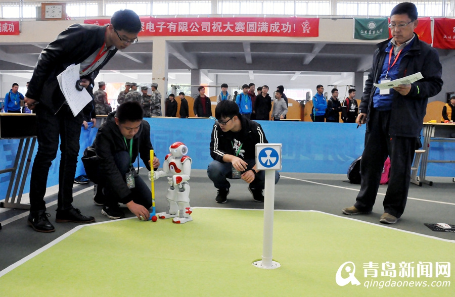 玩转高科技！第六届高校机器人大赛在青举行