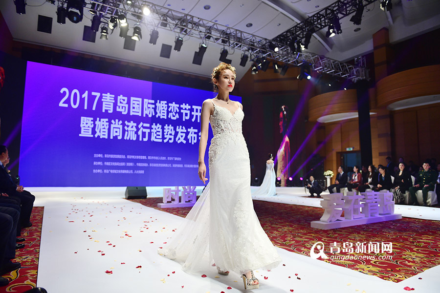 高清：美翻 中外模特同台 上演华丽婚纱走秀