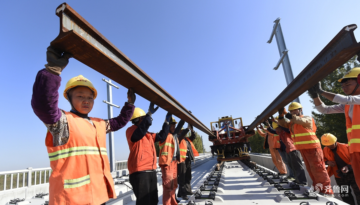 济青高铁最新进展：年底将完成高速段铺轨