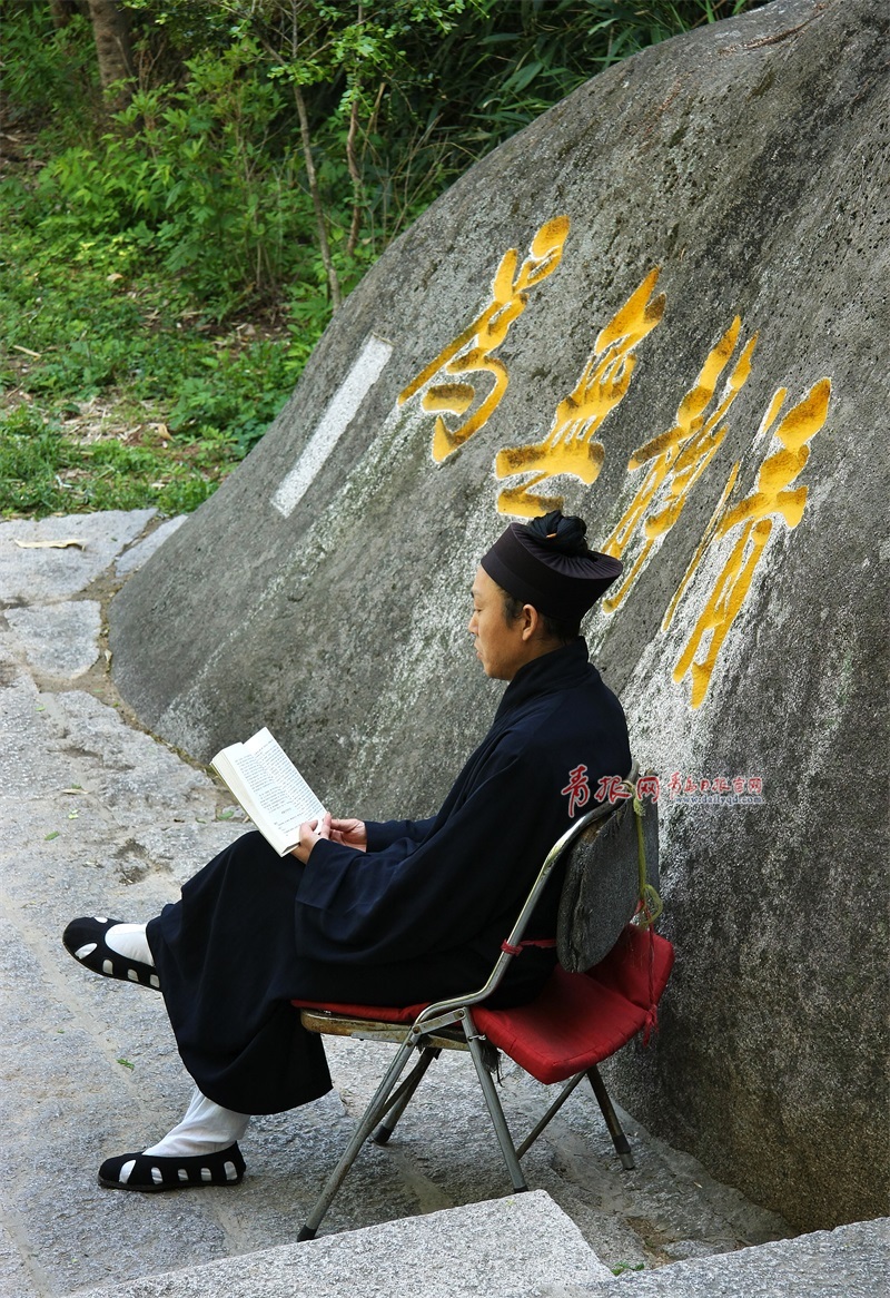 探访崂山太清宫 揭秘崂山道士是如何"炼"成的