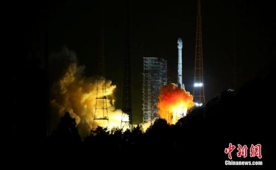 11月5日，中国在西昌卫星发射中心用长征三号乙运载火箭，以“一箭双星”方式成功发射第24颗、第25颗北斗导航卫星。这是中国长征系列运载火箭的第253次发射，长征三号甲系列火箭的第81次发射，远征一号上面级的第四次发射。<a target='_blank' href='中新社</a>发 李晋 摄