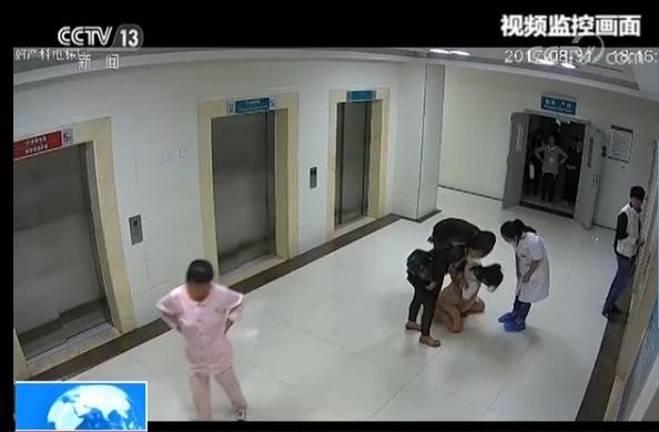 "陕西榆林产妇坠楼"事件还原!在场人员回应