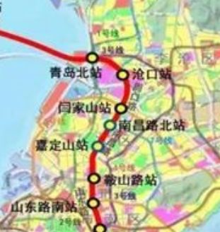 就在同一天,青岛地铁8号线工作人员表示 "地铁8号线红岛火车站 正在图片
