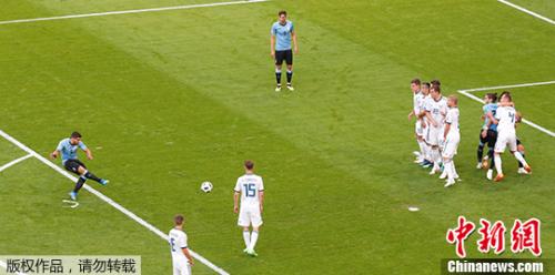 苏亚雷斯卡瓦尼建功 乌拉圭3-0完胜东道主俄罗