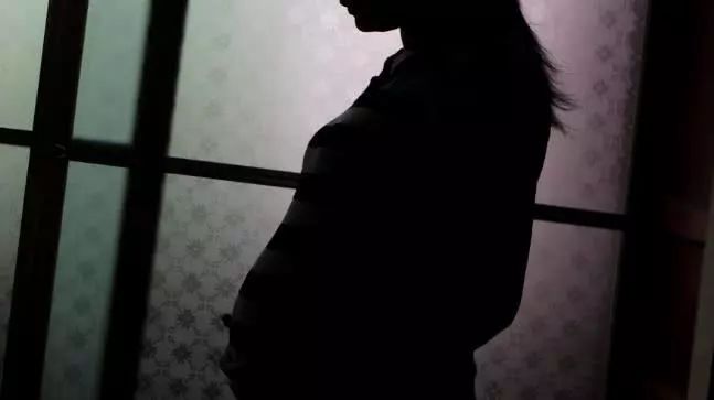 1个月孕妇婚纱照_男子为孕妇鉴定胎儿性别被判有期徒刑7个月处罚金1万元(2)