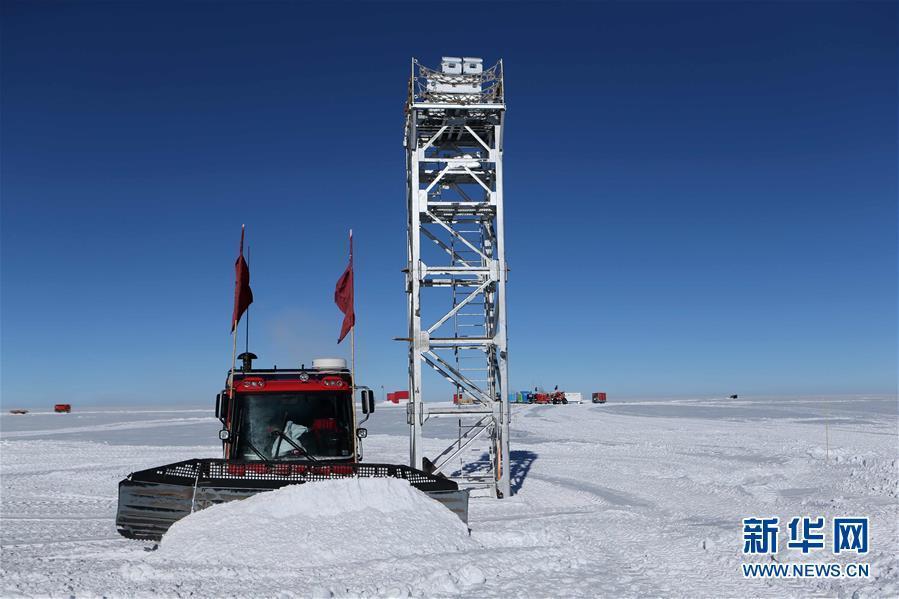 中国科考队员在昆仑站安装首台白昼天文观测设备