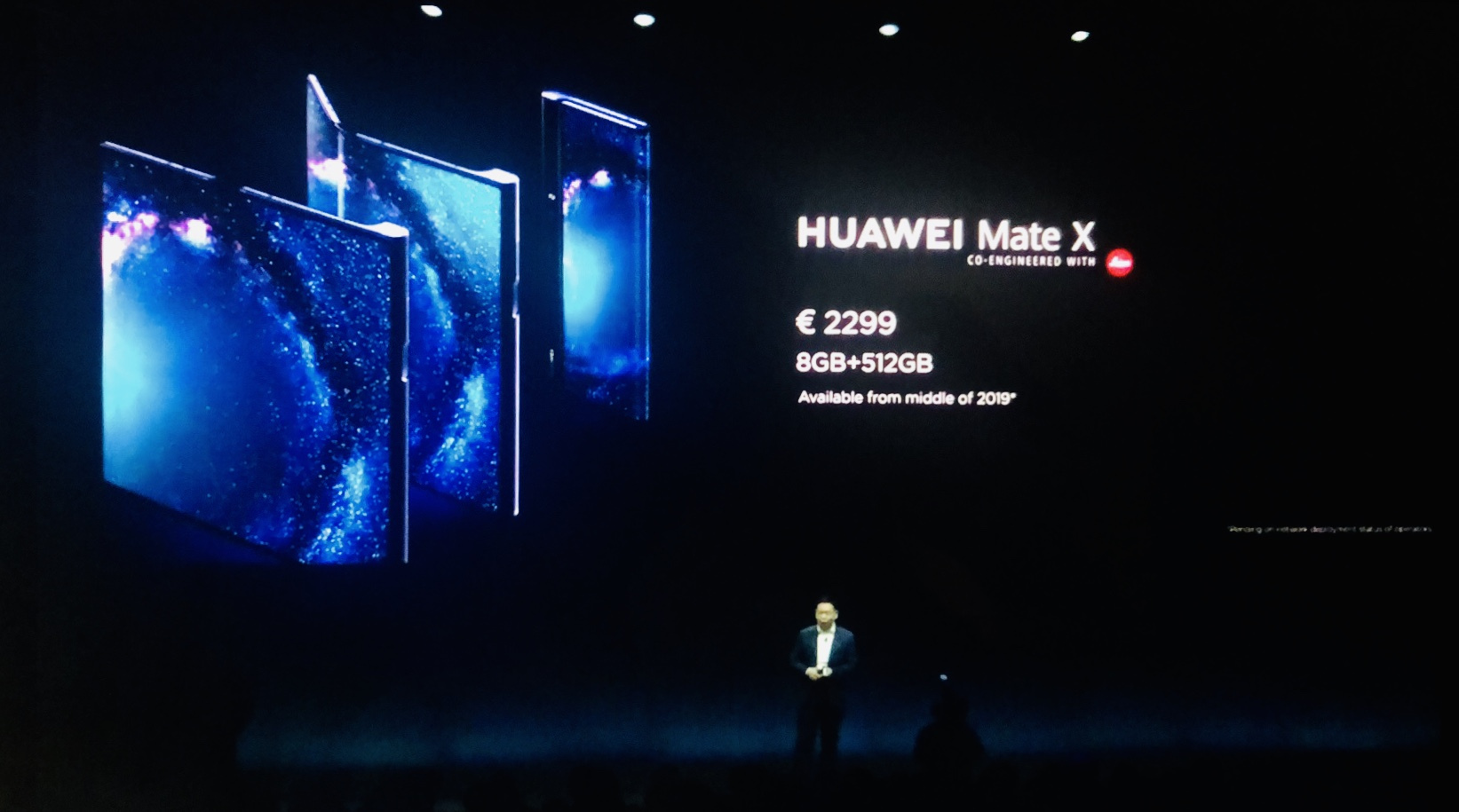 售1.75万元!华为发布首款5G折叠屏手机 兼容4
