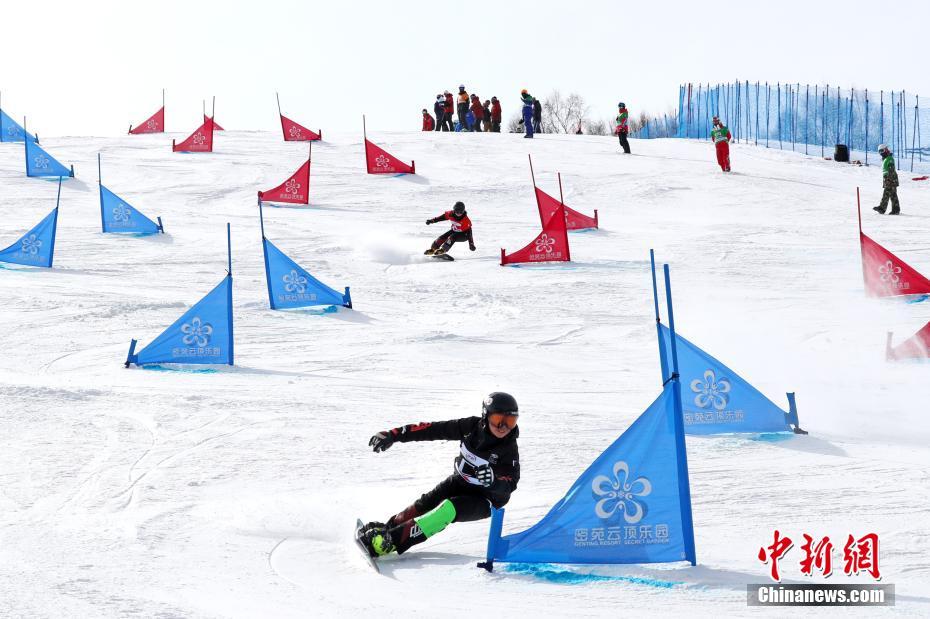 国际雪联单板滑雪平行项目世界杯宫乃莹摘金实现突破
