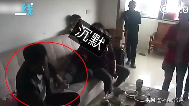 妻子跳楼 丈夫看热闹 民警怒了：代表所有人骂你