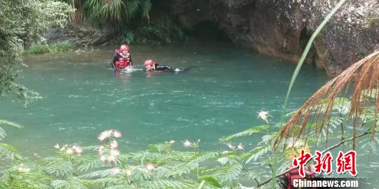 16名驴友浙江仙居丽人谷遭遇山洪 14人获救2人死亡