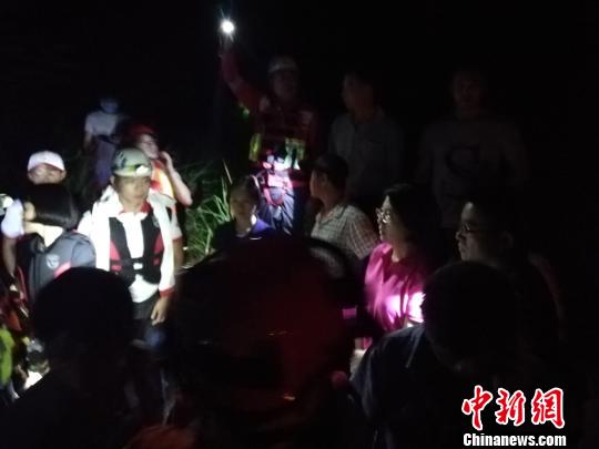 16名驴友浙江仙居丽人谷遭遇山洪 14人获救2人死亡