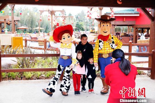 上海迪士尼将调儿童票标准 3岁或1米以下儿童免