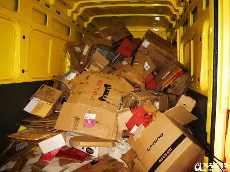 海大学生回收双11包装 纸箱塞满货车近500斤!
