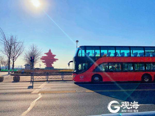 青岛双层观光巴士推出“春节特惠定制线路” 启动征名活动