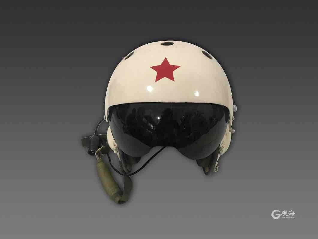 “海空卫士”王伟的飞行头盔......海军博物馆一级革命文物上新