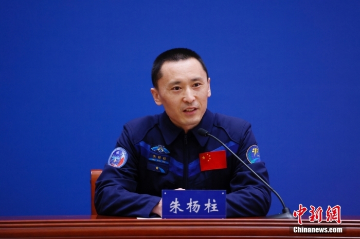 图为朱杨柱回答记者提问。<a target='_blank' href='/'>中新社</a>记者韩海丹摄