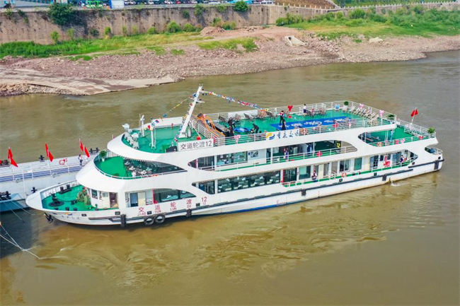“半岛小渡”轮船正在行驶。主办方供图