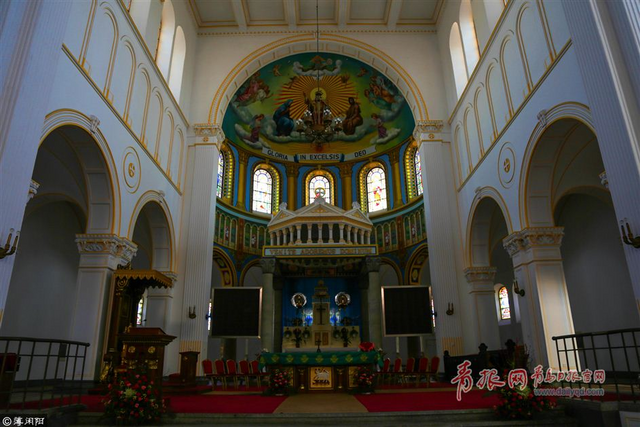 实拍中国唯一的祝圣教堂 青岛天主教堂