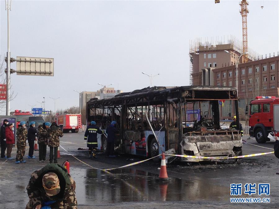 宁夏贺兰县一公交车着火造成14死32伤