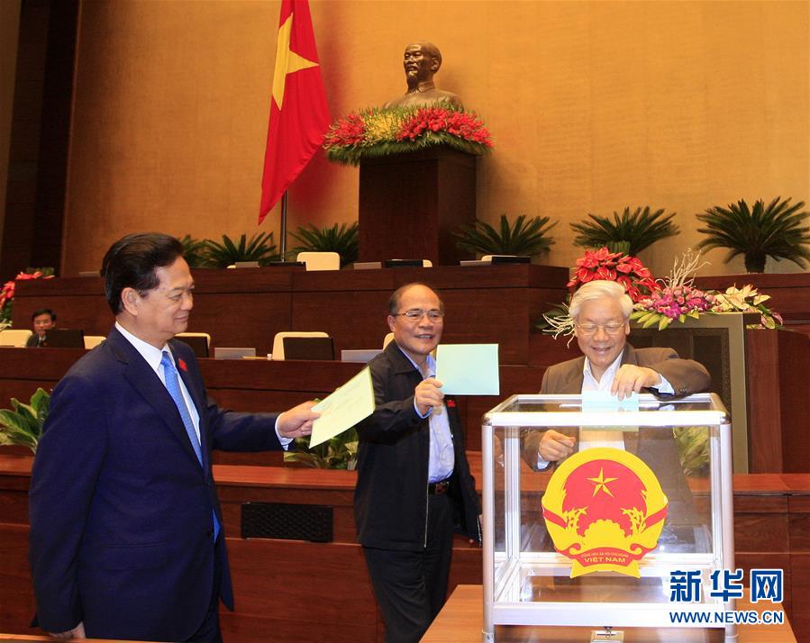 越南国会投票免去阮晋勇政府总理职务