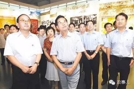 2011年7月，吴官正参观中央苏区革命传统主题展览。