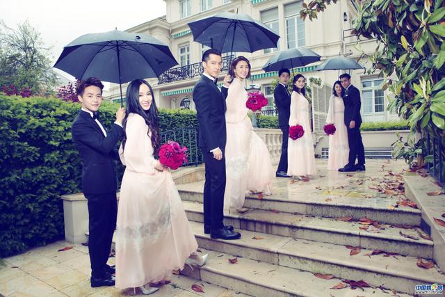 直击袁弘张歆艺大婚现场:甜蜜拥吻 古堡婚礼神秘浪漫