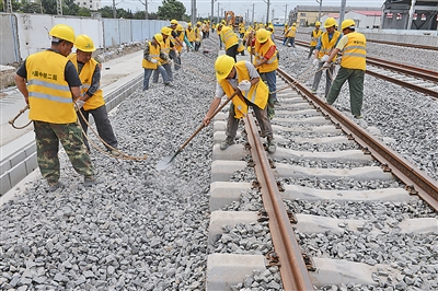 青荣城际铁路青岛段完成铺轨 预计10月全线通车