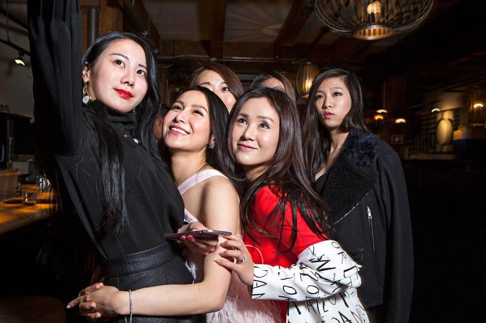 中国富二代海外生活：奢侈炫富、受歧视