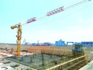 新机场交通中心立起第一吊 转入主体结构施工