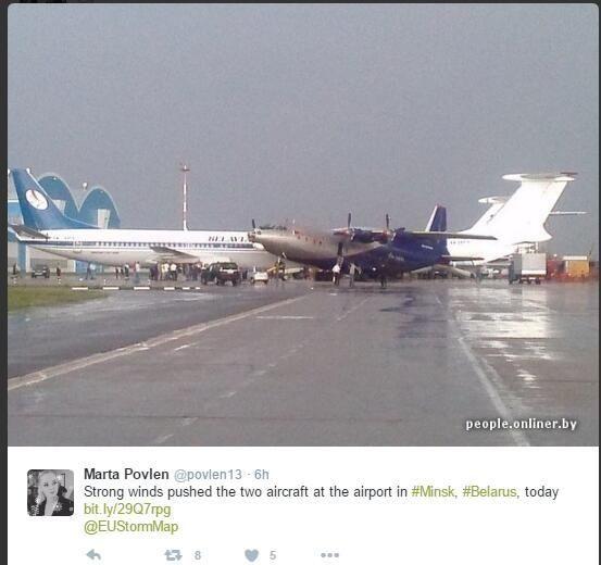 这大风太狠！白俄罗斯两飞机机场内相撞