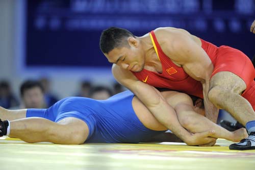 邓志伟(男子自由式摔跤125公斤级)
