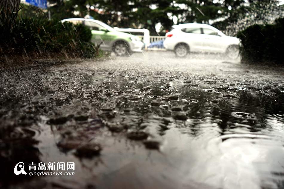 高清:及时雨送清凉 青岛迎降雨气温跌回30℃