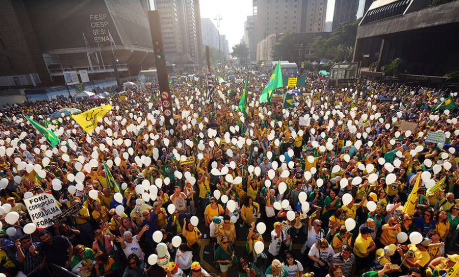 组图:奥运开幕前5天 巴西人仍在游行抗议