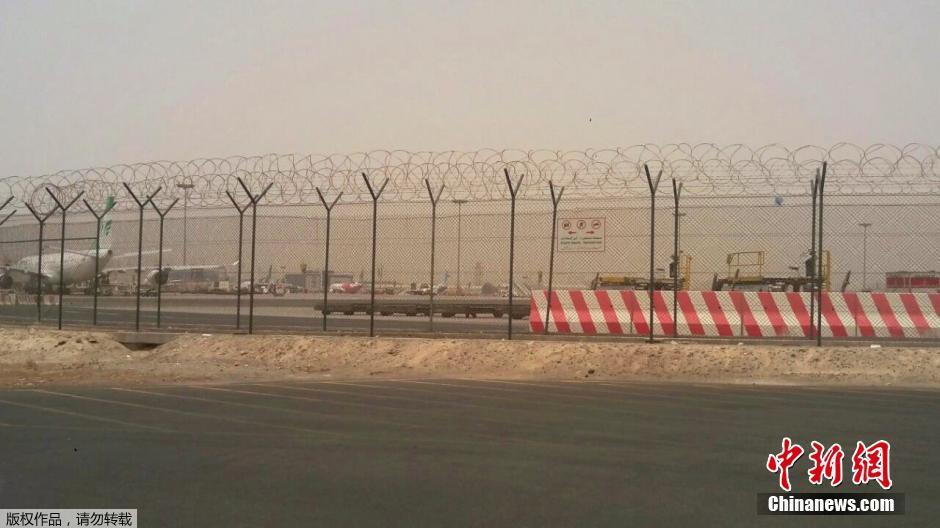     阿联酋航空一架客机紧急迫降迪拜机场并起火