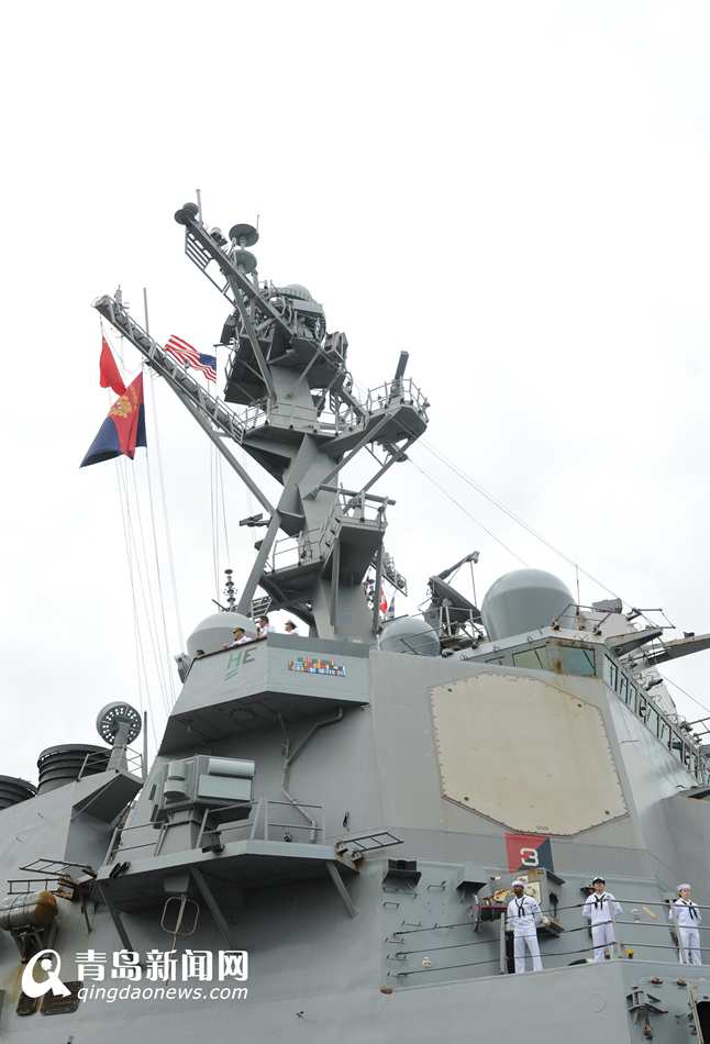 高清:美国海军本福德号驱逐舰首次访问青岛