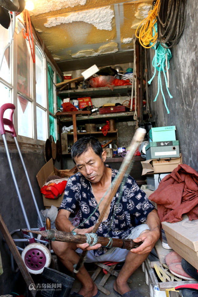 红岛渔民手工造古船模型：给多少钱都不卖(图)